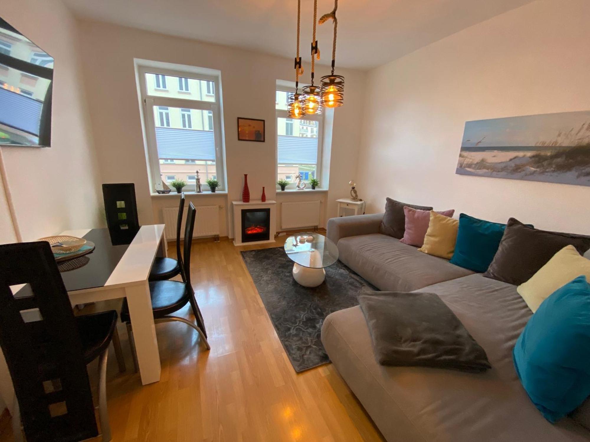 Zur Schleuse - Ferienwohnung Bis 6 Personen Mit Gem Garten 罗斯托克 外观 照片