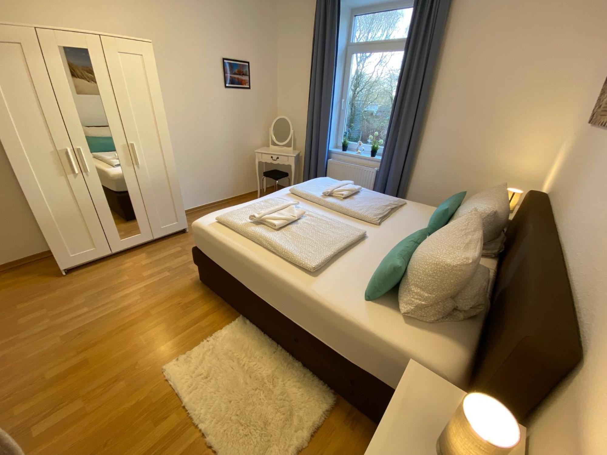 Zur Schleuse - Ferienwohnung Bis 6 Personen Mit Gem Garten 罗斯托克 外观 照片