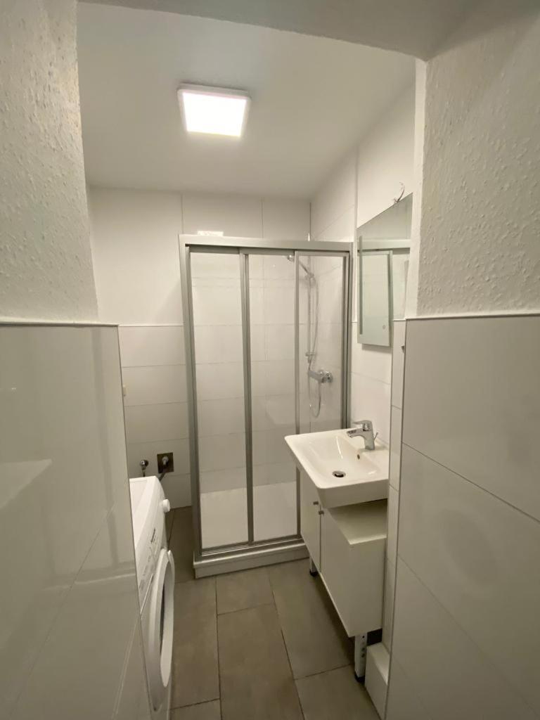 Zur Schleuse - Ferienwohnung Bis 6 Personen Mit Gem Garten 罗斯托克 外观 照片