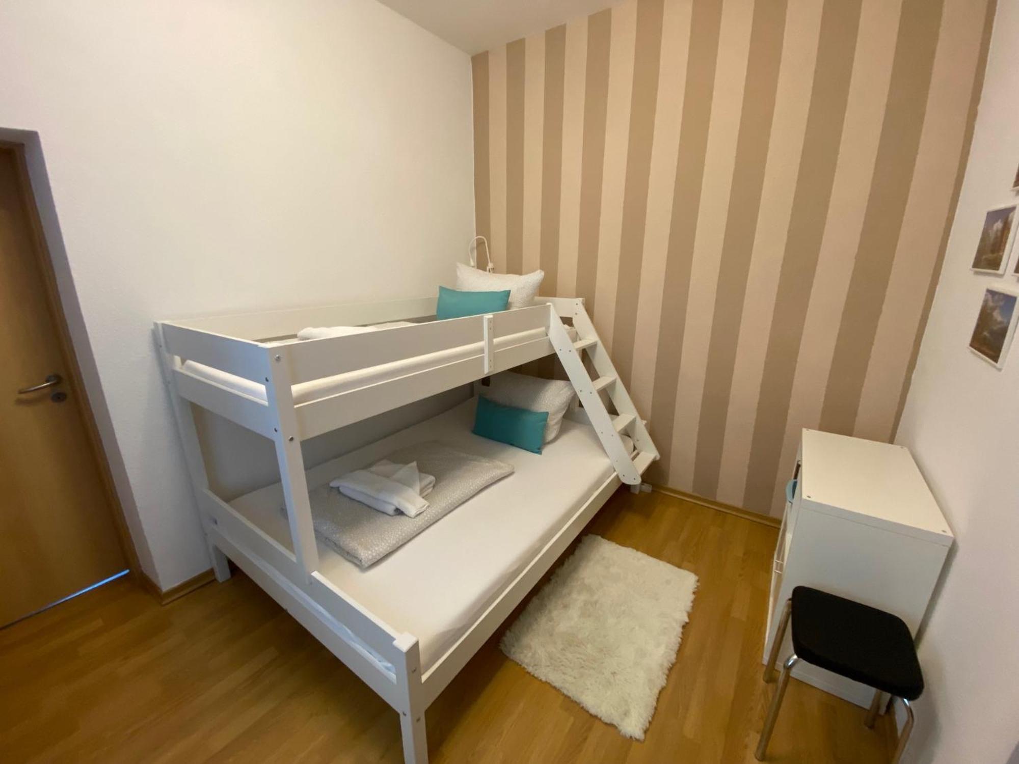 Zur Schleuse - Ferienwohnung Bis 6 Personen Mit Gem Garten 罗斯托克 外观 照片